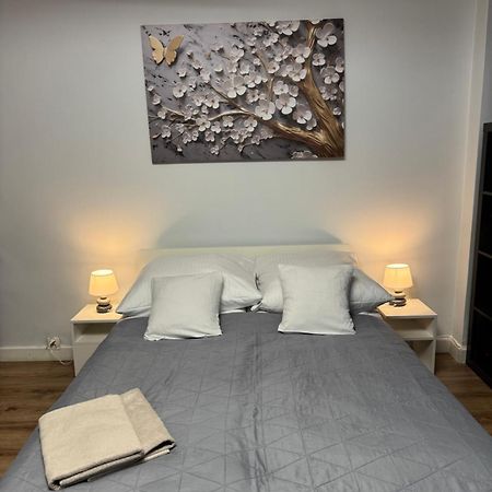 Coser Apartamenty Metro Onz 바르샤바 외부 사진
