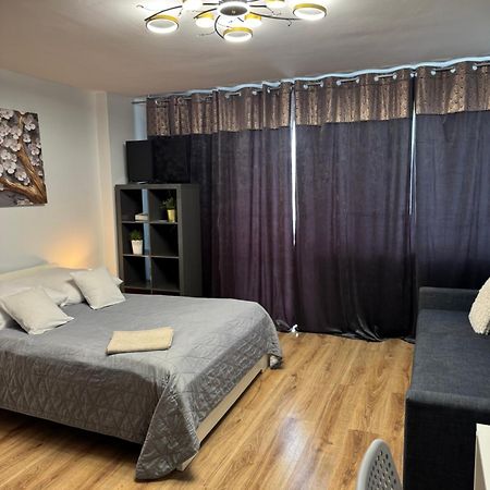 Coser Apartamenty Metro Onz 바르샤바 외부 사진