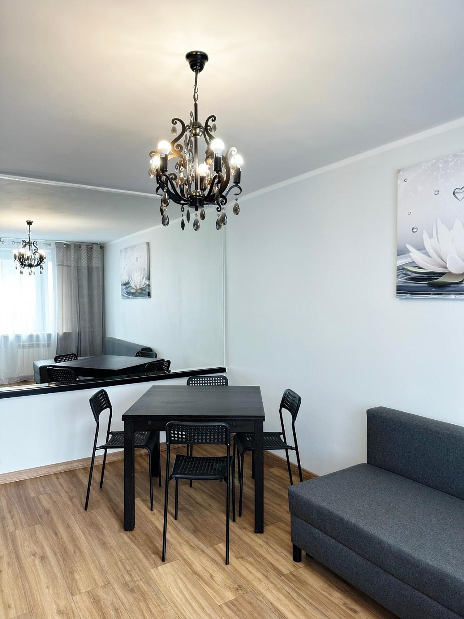 Coser Apartamenty Metro Onz 바르샤바 외부 사진